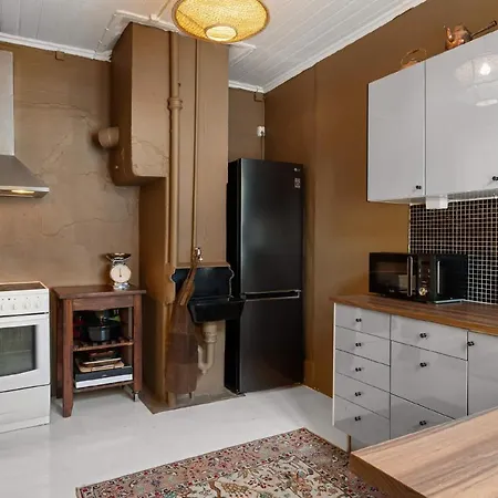 Charming And Classic Apartment