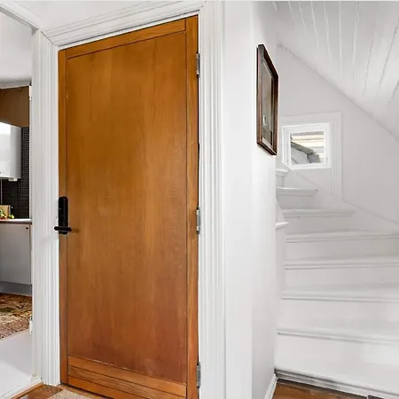 Апартаменты Charming And Classic