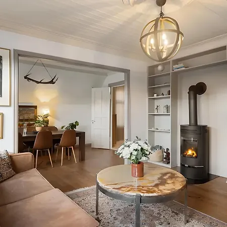 Charming And Classic Apartment