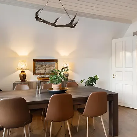 Charming And Classic Apartment Stavanger