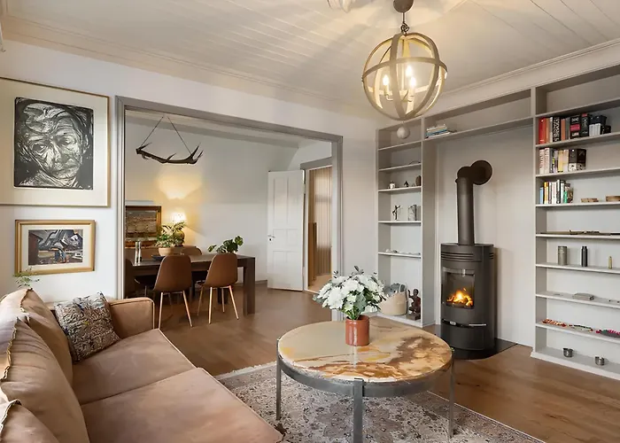 Charming And Classic Apartment